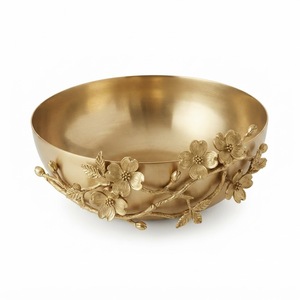 Cuenco de Metal Plateado Martillado con Elegante Motivo Floral de Orquídea Blanca en 3D, Centro de Mesa de Acero Inoxidable de Lujo para Regalo de Boda - Product Image 4