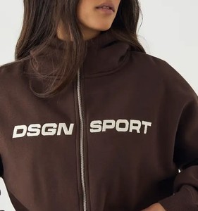 Conjunto Deportivo de Dos Piezas para Mujer, Top de Manga Larga y Pantalones a Juego, Diseño Personalizado, Fabricante OEM, con Puños Acanalados - Product Image 4