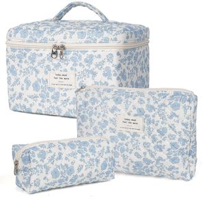 Grande Borsa Cosmetica Trapuntata Floreale - Grazioso Organizer per Trucchi in Cotone da Viaggio per Articoli da Toeletta da Donna - Product Image 1