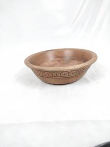 Tazón grande de madera para servir con borde floral, versátil, de madera natural, perfecto para servir frutas o aperitivos, nueva oferta. - Product Image 3