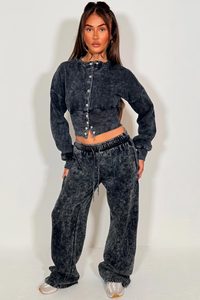 Ensemble de survêtement pour femme avec haut court boutonné et pantalon de survêtement délavé à l'acide, fabriqué par un fabricant OEM - Product Image 4