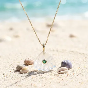 Collier pendentif en laiton plaqué or 18 carats anti-ternissement avec pierre précieuse, cristal de quartz, CZ vert et coquillage sculpté, pour femme, style plage - Product Image 3