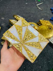 Cartera de mano de resina hecha a mano de nácar de calidad superior Original Seashell a bajo precio por LUXURY CRAFTS - Product Image 6