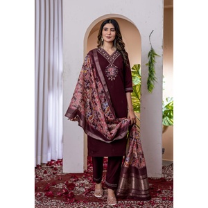 Ensemble Kurti Pantalon Dupatta pour femmes - Tenue élégante en trois pièces - Product Image 2