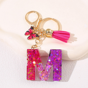 Llavero de resina rojo-morado con purpurina, letra y dije de mariposa, borla, llavero personalizado, bonito colgante para bolso para mujeres y niñas - Product Image 4