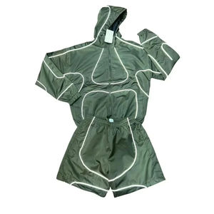 Conjunto deportivo ligero de nailon con cremallera personalizado para hombre, conjunto de dos piezas de pantalones cortos cortavientos de verano, corte holgado. - Product Image 2