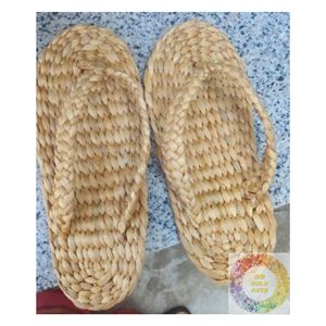 Pantoufles en jacinthe d'eau naturelles faites à la main, écologiques, tissées, pour l'intérieur, fabricant vietnamien, vente en gros, export en vrac, qualité supérieure - Product Image 3