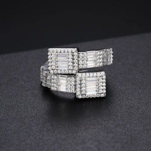 Anillo de Diamantes de Lujo Chapado en Oro de 22K, Corte Brillante Redondo, Anillo de Boda Unisex - Product Image 3