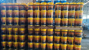 Fluido hidráulico antidesgaste de alta calidad ISO VG AW32/46/68 a precio razonable. Se puede fabricar con marca OEM para excavadoras y montacargas. - Product Image 3