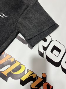 เสื้อยืดสกรีนลายแบบกำหนดเอง ผ้าฝ้าย 100% 250gsm ทรงปกติ ทรงบ็อกซี่ ยูนิเซ็กซ์ เสื้อยืดแบบคู่ ซักย้อมสีแบบแอซิด - Product Image 2