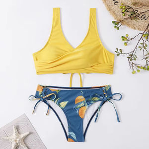 Ensemble de bikini jaune croisé de haute qualité pour femme, imprimé fruits, bas à nouer sur les côtés, maillot de bain extensible, idéal pour l'été - Product Image 2