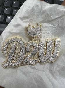 Colgante de Joyería Fina Personalizado con Letra, Nombre, Número o Logotipo, con Incrustaciones de Diamantes Moissanite Redondos, Estilo Hip Hop, Colgante de Dos Tonos - Product Image 6