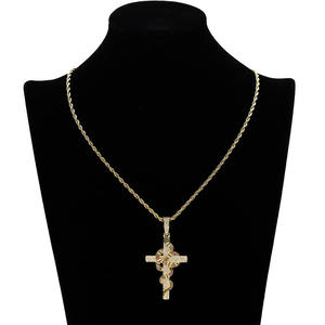 Colgante de Cruz Hip Hop con Diseño de Serpiente, Chapado en Oro de 18K y Micro Pavé de Diamantes de Imitación Plateados, Joyería Unisex para Uso Diario en Oferta - Product Image 3