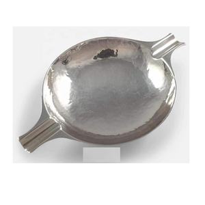 Cendrier en métal avec insert amovible, coque robuste et entretien facile, adapté aux maisons, cafés et bureaux - Product Image 1