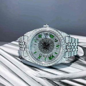 Reloj de Lujo Unisex con Caja de Plata y Moissanita de 28 mm, Movimiento de Cuarzo Analógico ETA, Cristal de Zafiro, Cierre Oculto, Día/ Fecha, Listo para Bodas - Product Image 1