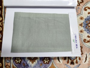 Tela de seda de musgo al mejor precio, 44 pulgadas de ancho, textura suave y aterciopelada, ligero brillo, caída rica, ideal para sari, kurti, lehenga, vestido. - Product Image 4