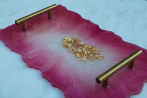 Bandeja de Servir de Resina Rosa de Lujo, Bandeja de Epoxi Rosa Hecha a Mano, Bandeja de Resina con Lámina Dorada, Bandeja Decorativa Moderna de Resina, Mármol Rosa - Product Image 2