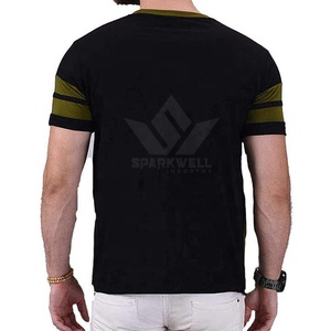 เสื้อยืดรักบี้ผู้ชายสีดำอมเขียว คอวี แขนสั้น ระบายอากาศได้ดี ผลิตจากโพลีเอสเตอร์ เหมาะสำหรับออกกำลังกาย - Product Image 2
