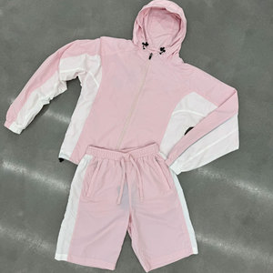 Conjuntos de Chaqueta Cortavientos Rosa y Pantalones Cortos de Nailon, Personalizados al por Mayor, con Cierre y Capucha, Ligeros, para Correr - Product Image 1