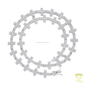Chaîne à maillons croisés en argent sterling 925 unique, ornée de diamants de laboratoire, pour un bijou moderne et tendance. - Product Image 5