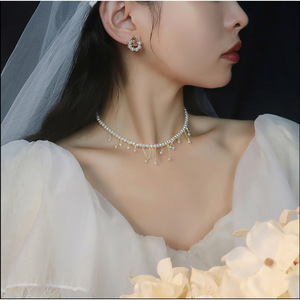 Collar de Perlas con Borla Natural de Estilo Retro y Lujo Ligero para Mujer, Cadena para Clavícula de Estilo Barroco con Colgante de Diseño Exclusivo - Product Image 1
