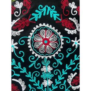 Chaqueta Corta de Mujer con Cuello Mandarín, Bordado Floral Hecho a Mano, Terciopelo Transpirable y Algodón, Diseño de Manga Larga para Otoño - Product Image 5