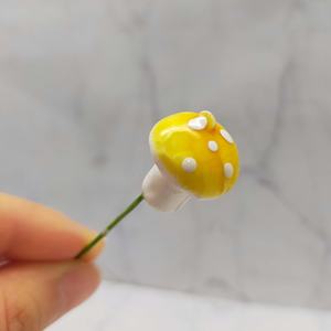 Decoración de Hongos Coloridos Pintados con Temática de Hadas en Miniatura para Casa de Muñecas, Accesorios para Mini Jardín - Product Image 4