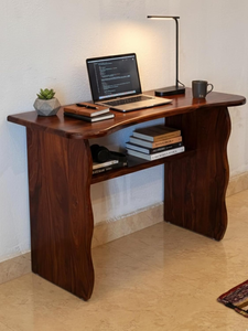 Escritorio de Estudio de Madera Sheesham Premium con Panel Curvo y Estante de Almacenamiento, Escritorio Moderno para Computadora Portátil, Estación de Trabajo para el Hogar - Product Image 2
