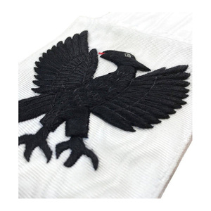 Écharpe personnalisée du commandant de la Croix Rouge de Constantine, blanche avec broderie décorative noire, symboles brodés et fermoir - Product Image 3