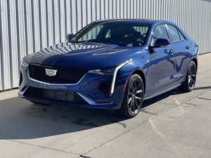 Magnífico Cadillac CT4 Sport 2026 Exótico, Sedán con Tracción en las Cuatro Ruedas, Motor Turbo, Asientos de Cuero, Automático - Product Image 3