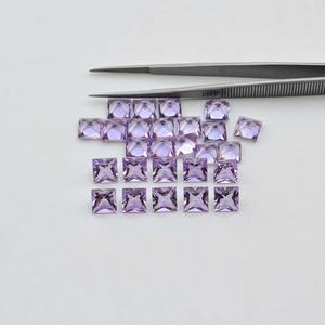 พลอยอเมทิสต์สีชมพูธรรมชาติขนาด5มม. ตัดเป็นรูปสี่เหลี่ยมจัตุรัสอัญมณีหลวมตามสั่ง - Product Image 1