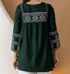 Blusa Corta Bohemia para Mujer, Bordada, Cuello Alto, Manga Larga, Patrón Geométrico, Corte Regular, Poliéster/Algodón, Estilo Modesto - Product Image 4