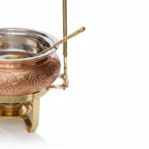 Plat à chafing en cuivre martelé à la main avec support en laiton et gravures florales – Ensemble de service de luxe pour buffets, idéal pour hôtels et événements - Product Image 4