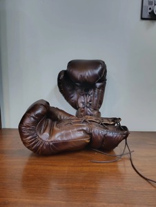 <b>Elite</b> Handmade Leather Boxing Gloves Premium Training Sparring Heavy Bag Gloves Professional Padded Design Custom OEM - Product Image 4
