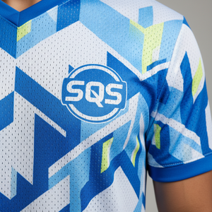 Maillot de sport personnalisé pour homme à manches courtes 100 % polyester avec blocs de couleur et passepoil, sublimation, séchage rapide, maille, col rond, vente en gros - Product Image 4