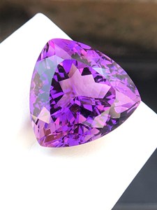 Amethyste naturelle taille trillon, pierre précieuse facettée violette, pierre non montée pour la fabrication de bijoux, bague, pendentif, collier - Product Image 4