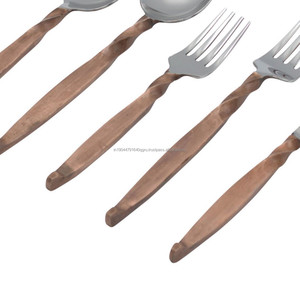 Ensemble élégant de 5 couverts rustiques réfléchissants forgés à la main - Product Image 3
