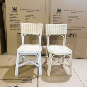 Chaises en rotin faites à la main pour enfants, idéales pour la location événementielle, les fêtes d'anniversaire, les cérémonies de mariage, la décoration d'événements bohèmes. - Product Image 5