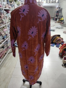 Veste longue en velours orange avec applique florale violette, col montant, manches longues, vêtements d'extérieur pour femmes pour l'hiver - Product Image 6