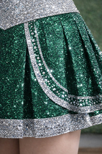 Uniformes de compétition de cheerleading personnalisés pour adultes, en polyester, avec broderie 3D et impression par transfert thermique, service OEM, performance d'équipe - Product Image 6