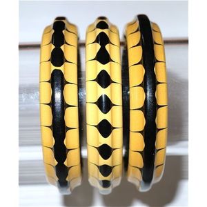 Bracelets traditionnels et élégants en résine et perles de bois - Product Image 4