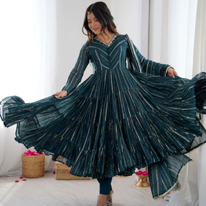 ชุดเดรสผ้าไหมกรุบกรอบออกแบบโดยดีไซเนอร์งานปักและจับคู่ Dupatta เย็บอย่างเต็มที่พร้อมใส่ไปงานปาร์ตี้ - Product Image 1