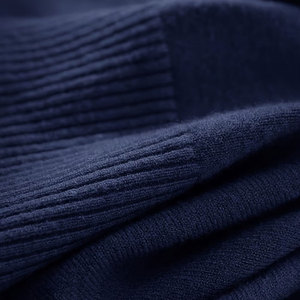Ajoutez vos pulls personnalisés de haute qualité à col en V pour les logos de sororités/fraternités/écoles/collèges/universités, cardigans tricotés - Product Image 5