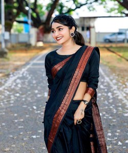 Sari de Seda Negra con Borde Rojo, Traje Tradicional Indio para Bodas, para Mujer, Largo hasta el Suelo, Corte Regular, para Todas las Temporadas - Product Image 5