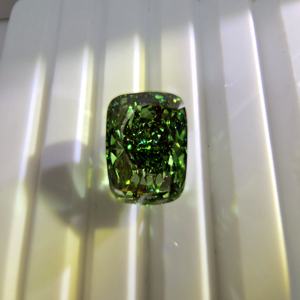 Diamante Suelto de Laboratorio, Corte Cojín, Verde Intenso, 6CT, VVS2, IGI, para Joyería - Product Image 3