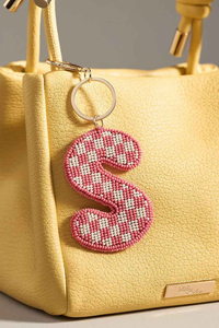 Llavero y Colgante para Bolso con Letra S, Elegante, Rosa y Blanco a Cuadros, con Cuentas y Bordado de Cuentas de Semilla Hecho a Mano, Anillo de Metal Dorado, Inicial, Estilo Boutique - Product Image 2