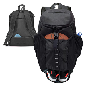 Mochila Deportiva Negra para Baloncesto con Correa para Balón, Bolsillo de Malla para Botella, Duradera, de Alta Calidad, Resistente y Personalizable - Product Image 3