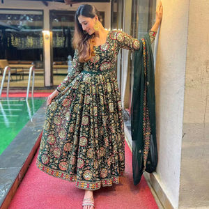 Nuevo Salwar Kameez Anarkali Tradicional de Diseñador para Mujer, Georgette Sintética Pesada con Bordado de Lentejuelas de 5mm, Secado Rápido, para Todas las Temporadas - Product Image 1