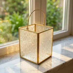 Lanterne à bougie en verre givré et métal doré de style artisanal moderne, porte-bougie décoratif suspendu ou à poser, forme irrégulière - Product Image 2