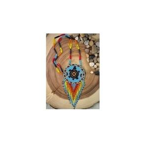 Ensemble collier et boucles d'oreilles ethniques faits à la main, aux couleurs riches et aux motifs traditionnels - Product Image 1